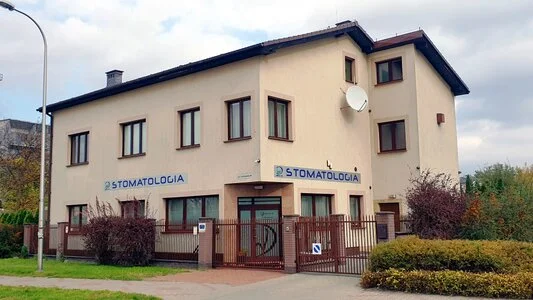 Piękne zdjęcia z DENTAL-WIT Piękne zdjęcia z DENTAL-WIT. Wewnatrz, oraz właścicieli.